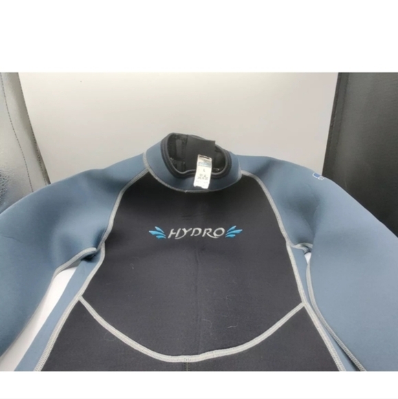This listing is for this vintage hydro Camaro wet suit, sz. Large - Picture 5 of 12